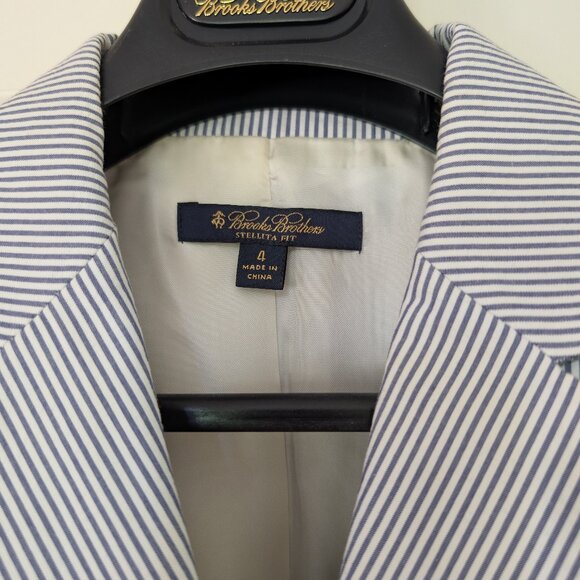 Brooks Brothers Stellita Fit Seersucker Blazer - Picture 2 of 13